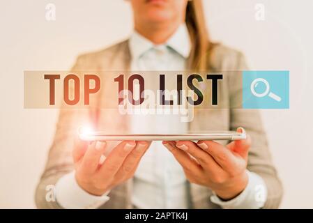 Texte Écrit Top 10 List. Photo conceptuelle les dix éléments les plus importants ou les plus réussis dans une liste particulière concept d'affaires avec téléphone mobile et Banque D'Images