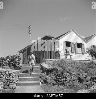 Voyage au Suriname et aux Antilles néerlandaises Le poste de police dans le village de Windwardside sur Saba Date: 1947 lieu: Antilles néerlandaises, Saba mots clés: Postes de police Banque D'Images