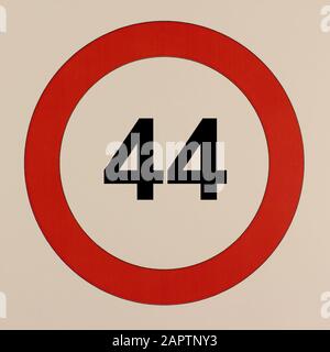 Illustration des Straßenverkehrszeichens 'maximum Geschwindigkeit 44 km/h' Banque D'Images
