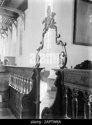 Reportage Noord-Holland intérieur de la Grote Kerk à Edam vu du jardin baptismal avec arche baptismale en cuivre Date: 1 janvier 1932 lieu: Edam, Noord-Holland mots clés: Architecture, intérieur, bâtiments d'église Banque D'Images