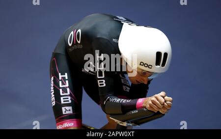 John Archibald avant de gagner de l'or dans La Poursuite Individuelle des hommes au cours de la première journée des Championnats nationaux de piste HSBC au National Cyclisme Centre, Manchester. Banque D'Images