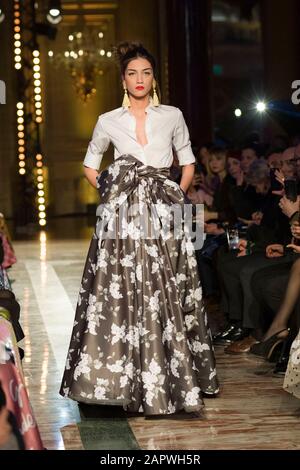 Rome, Italie. 24 janvier 2020. Altaraoma 2020 Giada Curti printemps/été 2020 défilé de mode à St Regis à Rome crédit: Agence de photo indépendante/Alay Live News Banque D'Images
