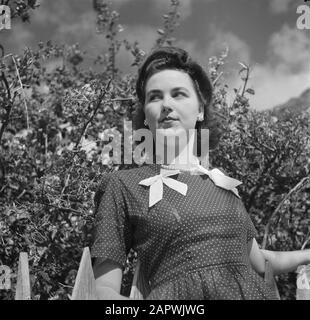 Voyage au Suriname et aux Antilles néerlandaises Mme Johnson, enseignante à la nunnenschool Au Fond de Saba Date: 1947 lieu: Antilles néerlandaises, Saba mots clés: Enseignants, portraits, femmes Banque D'Images