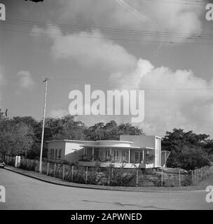 Voyage au Suriname et aux Antilles néerlandaises Villa Moderne dans le district de Mahaai à Willemstad sur Curaçao Date: 1947 lieu: Curaçao, Willemstad mots clés: Résidences Banque D'Images