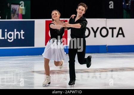 Greensboro, Caroline Du Nord, États-Unis. 24 janvier 2020. 24 janvier 2020 ''“ GREENSBORO, N.C., États-Unis - EVA PATE & LOGAN BYE de Strongsville, Ohio et Colorado Springs, Colorado, rivalisent avec la danse du rythme de championnat lors du championnat Toyota U.S. Figure Skating Championship de 2020 au Greensboro Coliseum. Les Championnats américains servent de compétition de qualification finale avant que le patinage artistique américain ne nomme l'équipe mondiale de patinage artistique 2020 et l'équipe de patinage artistique 2020 Des Quatre Continents. Crédit: Timothy L. Hale/Zuma Wire/Alay Live News Banque D'Images