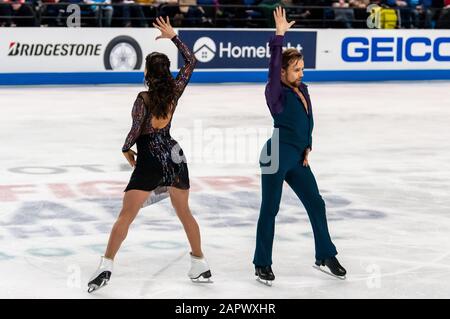 Greensboro, Caroline Du Nord, États-Unis. 24 janvier 2020. 24 janvier 2020 ''“ GREENSBORO, N.C., États-Unis - KAITLIN HAWAYEK et JEAN-LUC BAKER de East Aurora, New York et Edmonds, Washington, participent à la danse du rythme de championnat lors du championnat américain de patinage artistique Toyota de 2020 au Greensboro Coliseum. Les Championnats américains servent de compétition de qualification finale avant que le patinage artistique américain ne nomme l'équipe mondiale de patinage artistique 2020 et l'équipe de patinage artistique 2020 Des Quatre Continents. Crédit: Timothy L. Hale/Zuma Wire/Alay Live News Banque D'Images