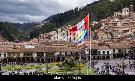 Vue panoramique sur la place centrale de Cusco dans le centre de Cusco Pérou Banque D'Images