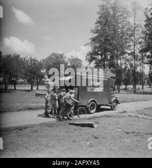 Cuisine avant et voiture de cantine (art. W.B.) Service De Bien-Être Des Camions De L'Administration Centrale Adjutant Date : 1947/04/01 Lieu : Indonésie, Antilles Néerlandaises De L'Est Banque D'Images