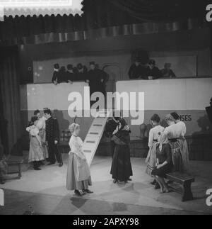 Performances TV des Jantjes. Départ des JANTJes Date: 13 mars 1961 mots clés: Spectacles de télévision, départ Nom personnel: JANTES DE Banque D'Images