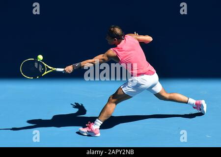 Melbourne, Australie. 25 janvier 2020. 1ère graine RAFAEL NADAL (ESP) en action contre la 27ème graine PABLO CARRENO BUSTA (ESP) sur Rod laver Arena dans un Match De 3ème ronde pour Homme le jour 6 de l'Open d'Australie 2020 à Melbourne, Australie. Sydney Low/Cal Sport Media/Alay Live News Banque D'Images
