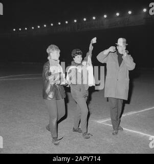 Reims contre Feijenoord. Coupe D'Europe. Partisans De Feijenoord Date: 6 Février 1963 Mots Clés: Supporteurs Nom De L'Institution: Europa Cup, Feyenoord Banque D'Images