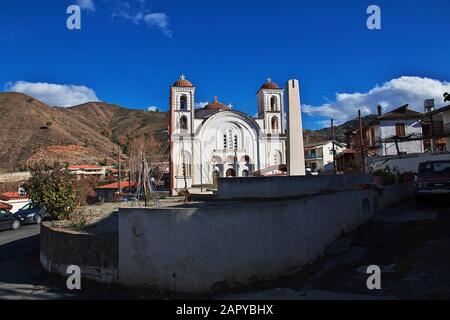 Kakopetria/Chypre - 06 janvier 2016 : l'église du village de Kakopetria, Chypre Banque D'Images