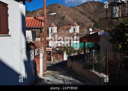 Village de Kakopetria dans les montagnes de Chypre Banque D'Images