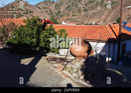 Kakopetria/Chypre - 06 janvier 2016 : village de Kakopetria dans les montagnes de Chypre Banque D'Images