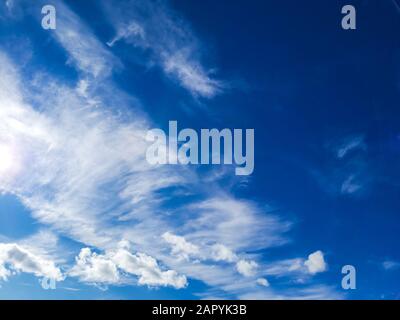 Concept de carte ciel nature avec nuages comme fond naturel Banque D'Images