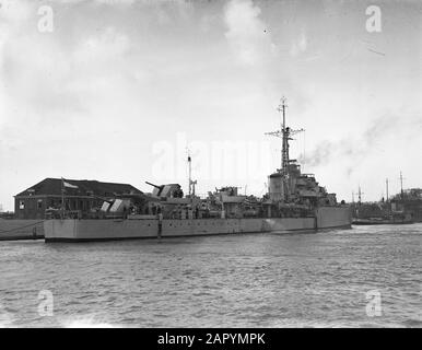 Kortenaer quitte Den Helder Date: 3 avril 1948 mots clés: Ships Nom de l'institution: HM Kortenaer Banque D'Images