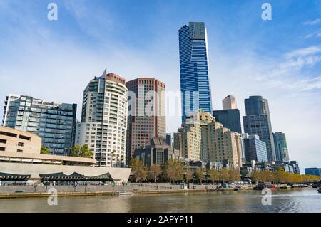 Magnifique panorama urbain du quartier de Melbourne Southbank avec le fleuve Yarra. Southbank, Melbourne, Australie Banque D'Images