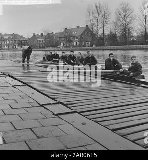 Trains Laga (Delft) pour le chef de la rivière Date : 27 mars 1962 lieu : Amstel, Noord-Holland mots clés : Raviron Nom de l'établissement : Laga Banque D'Images