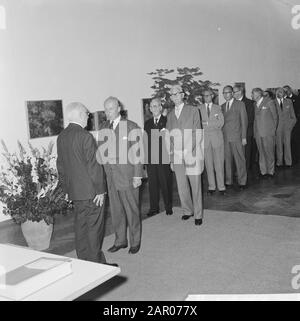 Trois hommes d'Aldermen ont dit au revoir, Steinmetz, Van t Hull e In t Veld Date: 3 septembre 1962 mots clés: Feeders, ALDERS Nom du personnage: Hull van T., In T. Veld Banque D'Images