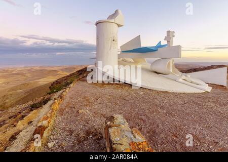 Arad, Israël - 19 janvier 2020: Vue au coucher du soleil sur le point de vue de Moab et la mer Morte, à Arad, dans le sud d'Israël Banque D'Images