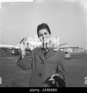 Rina Lodders à Londres pour les élections Miss monde Date: 1 novembre 1962 lieu: Schiphol mots clés: Concours de beauté, aéroports Nom personnel: Lodders, Rina Banque D'Images