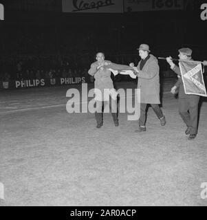 Reims contre Feijenoord. Coupe D'Europe. Partisans De Feijenoord Date: 6 Février 1963 Mots Clés: Supporteurs Nom De L'Institution: Europa Cup, Feyenoord Banque D'Images