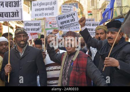 Ajmer, Inde. 24 janvier 2020. Les Indiens protestent contre la Loi modifiant la citoyenneté, également connue sous le nom de CAA et de CNRC. Le projet de loi sur la citoyenneté (amendement) et le Registre national des protestations Des Citoyens, ou les protestations DE L'ACR et du CNRC, sont une série de manifestations en cours en Inde. Les manifestations ont commencé à Assam, Delhi, Meghalaya, Arunachal Pradesh et Tripura. (Photo De Shaukat Ahmed/Pacific Press) Crédit: Pacific Press Agency/Alay Live News Banque D'Images