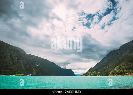 Réserve Naturelle De Bargarden, Norvège. Magnifique Fjord, Lac En Été. Nature Norvégienne. Banque D'Images