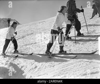 Princesses In Tirol (Sankt Anton) Date : 12 Février 1949 Lieu : Autriche, Sankt Anton Am Arlberg, Tirol Banque D'Images