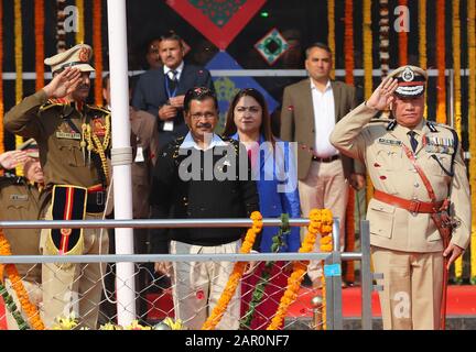 Le Ministre en chef de Delhi Arvind Kejriwal assiste à la célébration à Delhi.l'Autorité d'État de Delhi a organisé une fête de la République un jour avant que le défilé culturel et annuel de la Journée de la République ne soit organisé par le Gouvernement central à Delhi. Banque D'Images