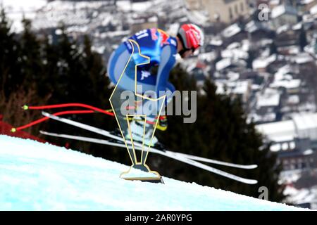 Kitzbuehel, Autriche. 25 janvier 2020. Vue générale des courses de Mattia Casse of Italy au-delà d'un trophée gagnant lors de la course de descente de la coupe du monde de ski alpin Audi FIS le 25 janvier 2020 à Kitzbuehel, Autriche. Crédit: Agence Photographique Sportive Européenne/Alay Live News Banque D'Images