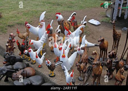 Curiosités d'œuvres d'art africaines et souvenirs à vendre sur Scenic route, Blyde River Canyon, Mpumalanga, Afrique du Sud. Banque D'Images