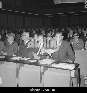 Le ministre Biesheuvel a ouvert le Centre international des congrès à Amsterdam Date: 21 janvier 1965 lieu: Amsterdam, Noord-Holland mots clés: CONGENTER Nom De La Personne: Biesheuvel, Barend Banque D'Images