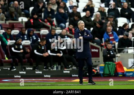 Stade De Londres, Londres, Royaume-Uni. 25 Janvier 2020; London Stadium, Londres, Angleterre; English Fa Cup Football, West Ham United Versus West Bromwich Albion; Un Déjecté West Ham United Manager David Moyes - Usage Strictement Éditorial Seulement. Aucune utilisation avec des contenus audio, vidéo, données, listes de structures, logos de clubs/ligues ou services en direct non autorisés. En ligne en correspondance utilisez limité à 120 images, pas d'émulation vidéo. Aucune utilisation dans les Paris, les jeux ou les publications d'un seul club/ligue/joueur Banque D'Images