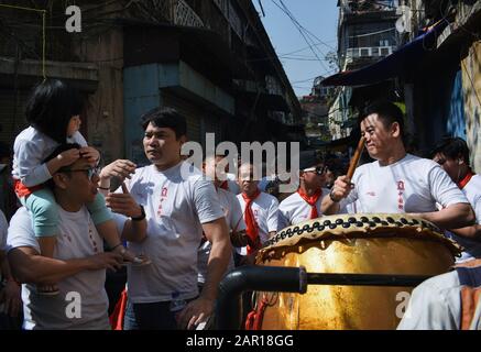 Kolkata, Inde. 24 janvier 2020. La communauté chinoise de Kolkata célèbre le nouvel an de manière traditionnelle. (Photo D'Avik Roy Chowdhury/Pacific Press) Crédit: Pacific Press Agency/Alay Live News Banque D'Images