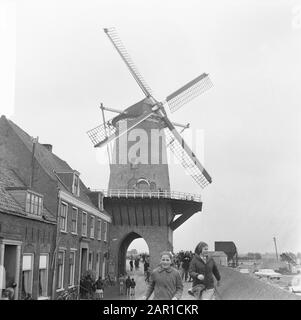 Poortmolen Rijn en Lek in Wijk bij Duurstede in bed Date: 11 septembre 1965 lieu: Utrecht, quartier de Duurstede mots clés: Moulins à vent Banque D'Images