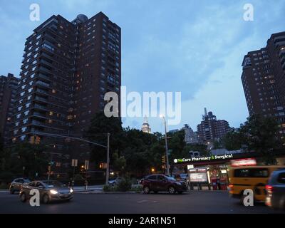 New York, États-Unis - 2 juin 2019: Image des immeubles d'appartements également connus sous le nom de Penn South situé dans le quartier Chelsea de Manhattan. Banque D'Images