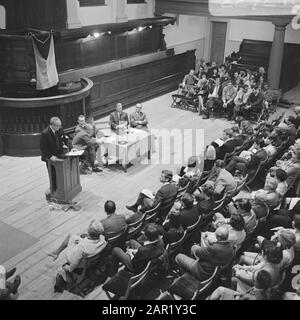 Aux Pays-Bas, les Tchèques résidents commémorent les troupes du Pacte de Varsovie en Tchécoslovaquie, il y a 1 an à Amsterdam: Dans la construction du Gem baptiste., Date: 20 août 1969 lieu: Amsterdam, Noord-Holland mots clés: Commémorations Banque D'Images