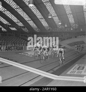 Six jours de cyclisme RAI Amsterdam, deuxième jour Date: 12 décembre 1969 lieu: Amsterdam, Noord-Holland mots clés: CYCLENS Nom personnel: Post, Peter Banque D'Images