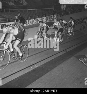 Six jours de cyclisme RAI Amsterdam, deuxième jour Date: 12 décembre 1969 lieu: Amsterdam, Noord-Holland mots clés: CYCLENS Nom personnel: Post, Peter Banque D'Images