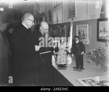 Exposition pièces de vieux jours avec maire d'Ailly Date: 17 Novembre 1949 mots clés: MAYORESTERS, personnes âgées, expositions Nom personnel: D'Ailly Banque D'Images