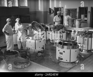 Formation non-officiers Centre de formation gratuit Wezep Date : 23 novembre 1949 mots clés : pas D'OFFICIEURS, nom de l'établissement de formation : Centre de formation gratuit Wezep Banque D'Images