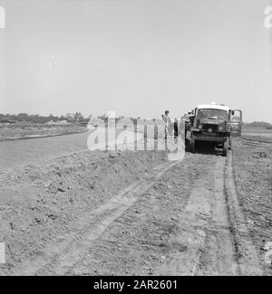 Près du pont de tram Date: Juillet 1962 mots clés: Plongeurs et jardinage, excavation et amortissement fossés, canaux, coupage, normalisation des ruisseaux, travail Nom personnel: Peizerdiep Banque D'Images