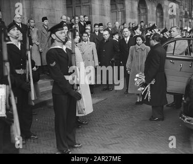 Transfert de souveraineté en Indonésie au Palais Royal sur la place du Dam. Oomst Mohammed Hatta Date: 27 Décembre 1949 Lieu: Amsterdam Mots Clés: Accords Internationaux Nom Personnel: Hatta, Mohammad Banque D'Images