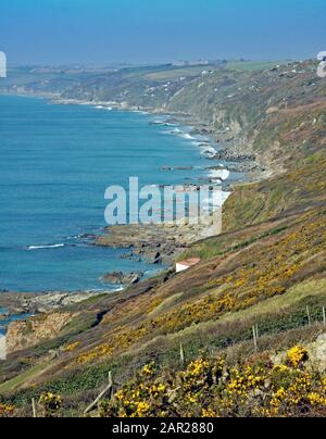Baie de Whitsand en direction du fort Tregantle et de la plage de Tregonhawke depuis Rame Head, dans le sud-est des Cornouailles Banque D'Images