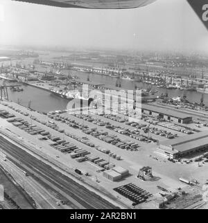 Capture d'air. Port and Roads (Rotterdam?) Date: 1968 mots clés: Ports, images aériennes Nom de l'institution: Princess Margriethaven Banque D'Images