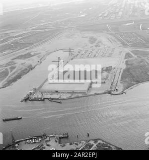 Ports, navires, grues Date: Non daté mots clés: Ports, grues, navires Banque D'Images