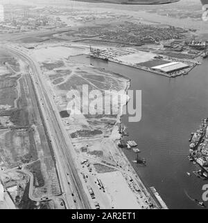 Construction de routes, ports, expédition Date : non daté mots clés : ports, expédition, construction de routes Banque D'Images