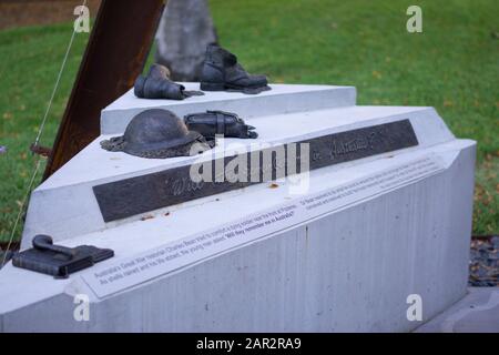 Des sculptures font partie du sentier militaire du Queens Park. Maryborough Queensland Banque D'Images