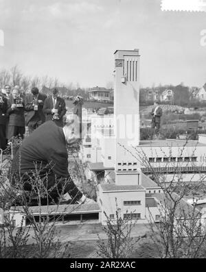 Ouverture de Madurodam par le ministre des Affaires étrangères m.. J. M. A. N. Lun Date : 6 avril 1960 mots clés : ouvertures Nom personnel : LUN, J.A.M.H., Lun, Joseph Banque D'Images